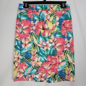 Loft Denim Pencil Skirt with a Floral Print in a Women's Size 0
